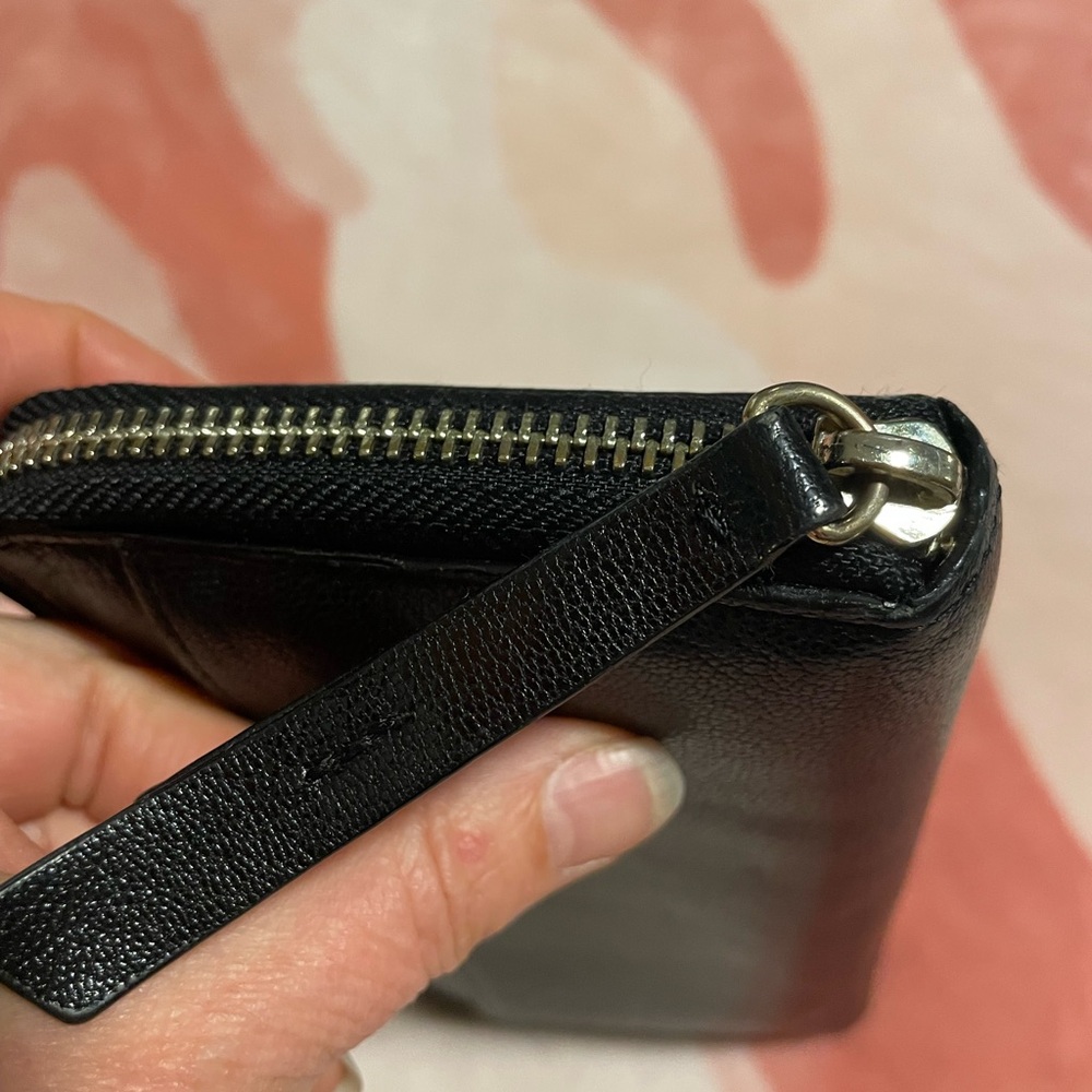 Cole Haan Large continental Zip Around Black Leather Wallet - Picture 6 of 16